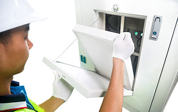 空氣懸浮鼓風(fēng)機(jī)出現(xiàn)低電壓現(xiàn)象時(shí)怎么辦？