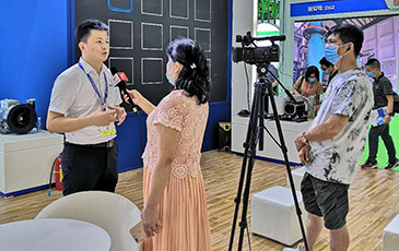 雷茨空氣懸浮風(fēng)機(jī)《中國(guó)環(huán)博會(huì)廣州展》現(xiàn)正在火熱進(jìn)行中。。。